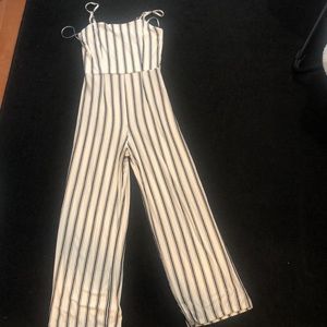 💖3/$20 Striped Jumpsuit Size Sm